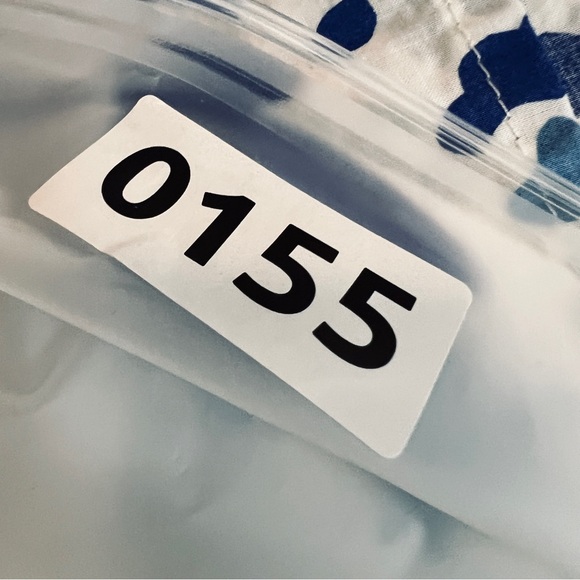 THML White & Blue Floral Patterned Dress Size Small Puff Sleeve V-Neck Collar - Picture 12 of 12